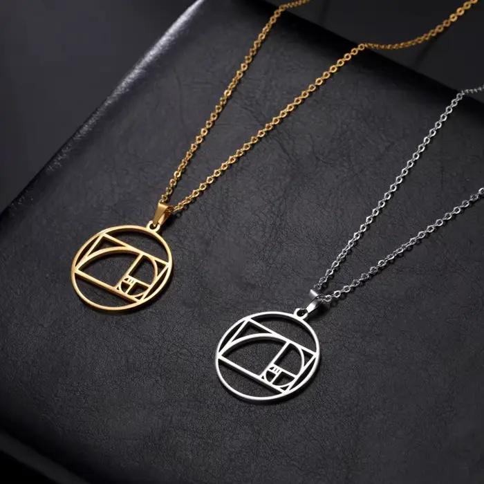 Collier avec pendentif en spirale Fibonacci