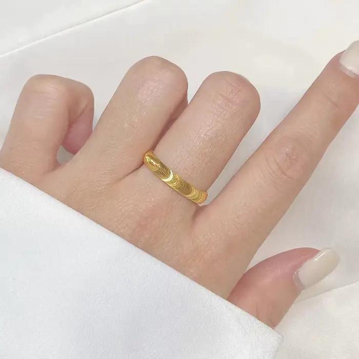 Bagues en or 24 carats brillantes simples et élégantes pour hommes et femmes, bague de couple de luxe pour amoureux, cadeaux de fiançailles de mariage, ne se décolore pas