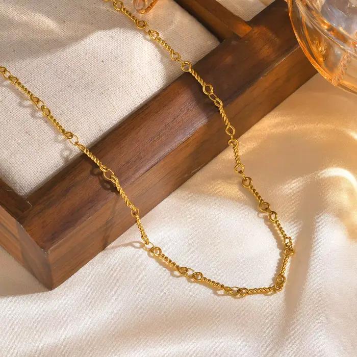 Collier torsadé en acier inoxydable pour femme, anneau imbriqué minimaliste, documents en or, colliers de la présidence exquis, cadeaux de bijoux légers, luxe
