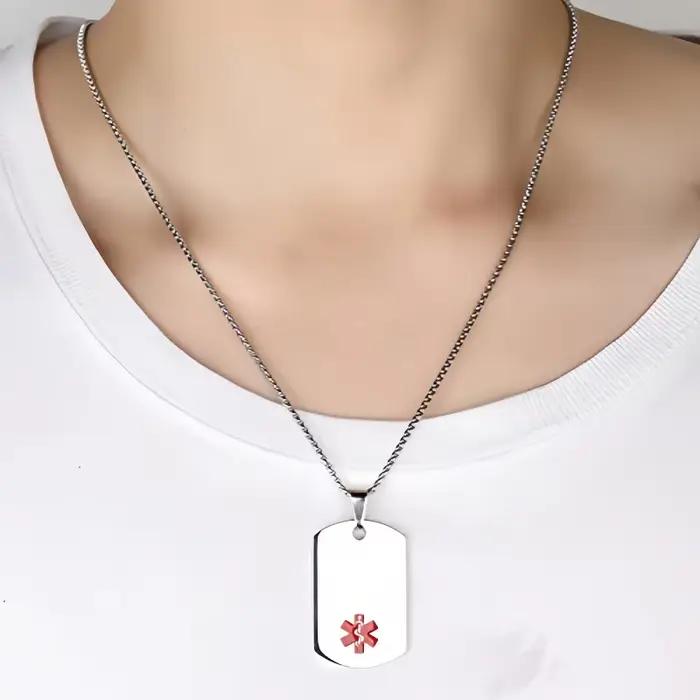 Collier d'alerte médicale pour hommes et femmes, pendentif d'étiquette de chien d'urgence médicale gravé en acier inoxydable, bijoux d'identification médicale personnalisés