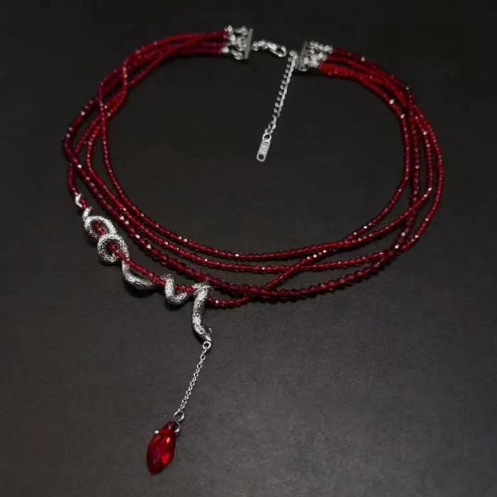 Collier gothique en forme de serpent pour hommes et femmes, Punk, Double couche, perles de cristal rouge, pendentif gouttelette d'eau, bijoux cadeaux