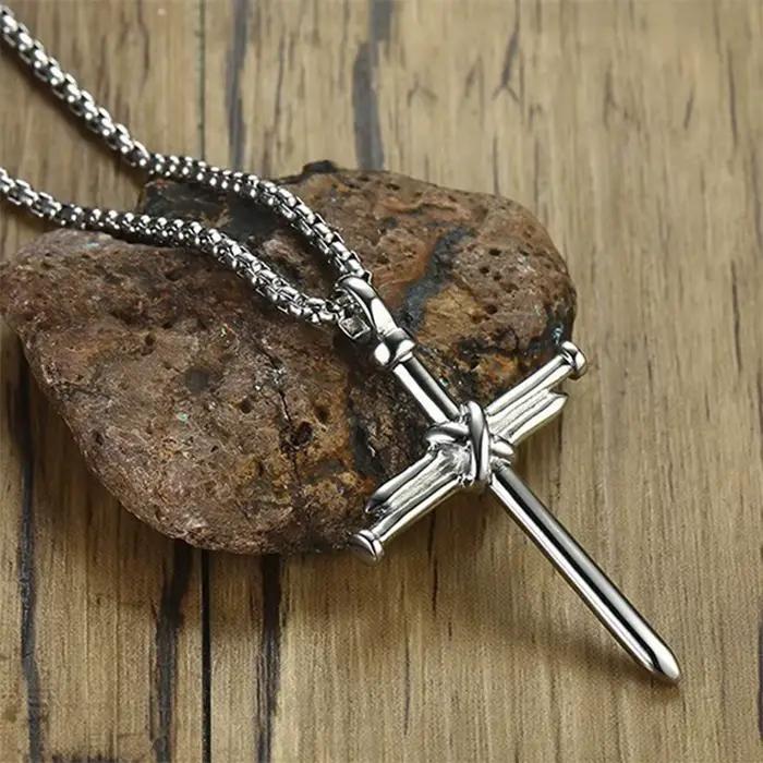 Collier pendentif croix à ongles pour hommes, Style Hip Hop Punk, couleur argent, chaîne en acier inoxydable, bijoux de fête de baptême d'église chrétienne