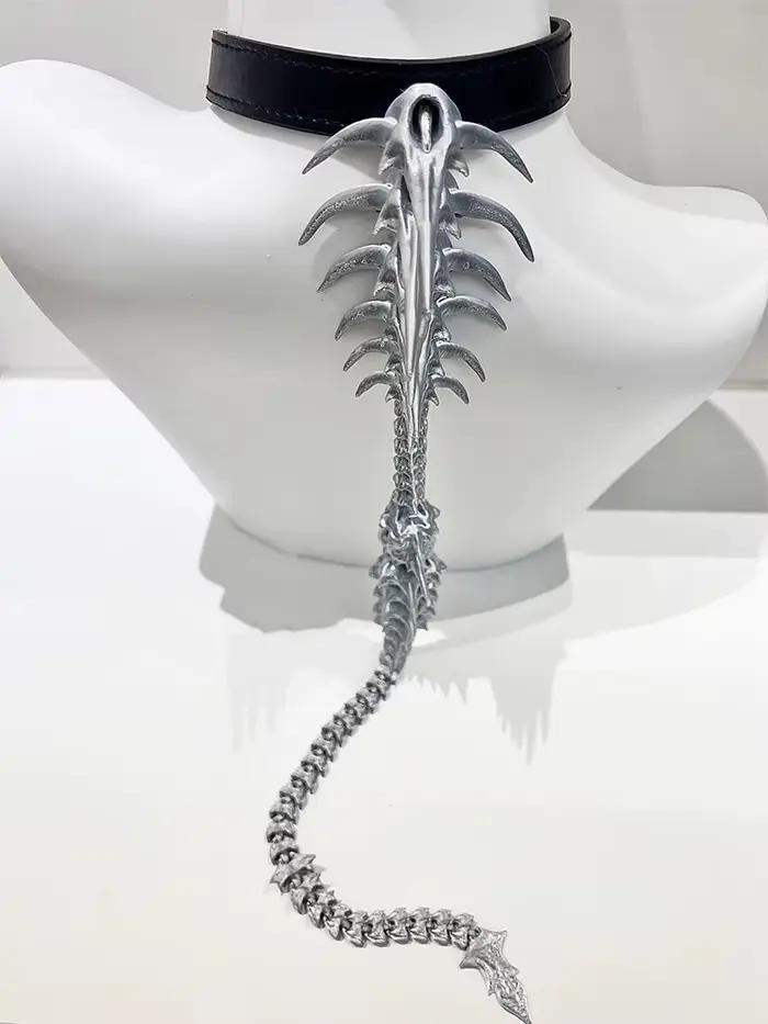 ZHUHE Le collier Spiny Spine dans le style néo-gothique est un accessoire de bijoux pour hommes et femmes et un cadeau de fête