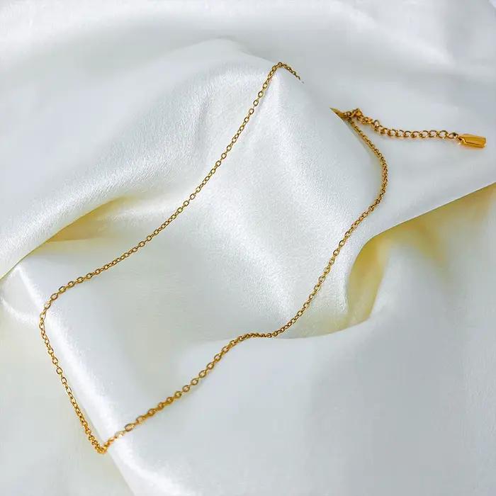 Collier court pour homme EManco Classic Fine Chain plaqué or, acier inoxydable, fermoir mousqueton amélioré, réglable, accessoires simples