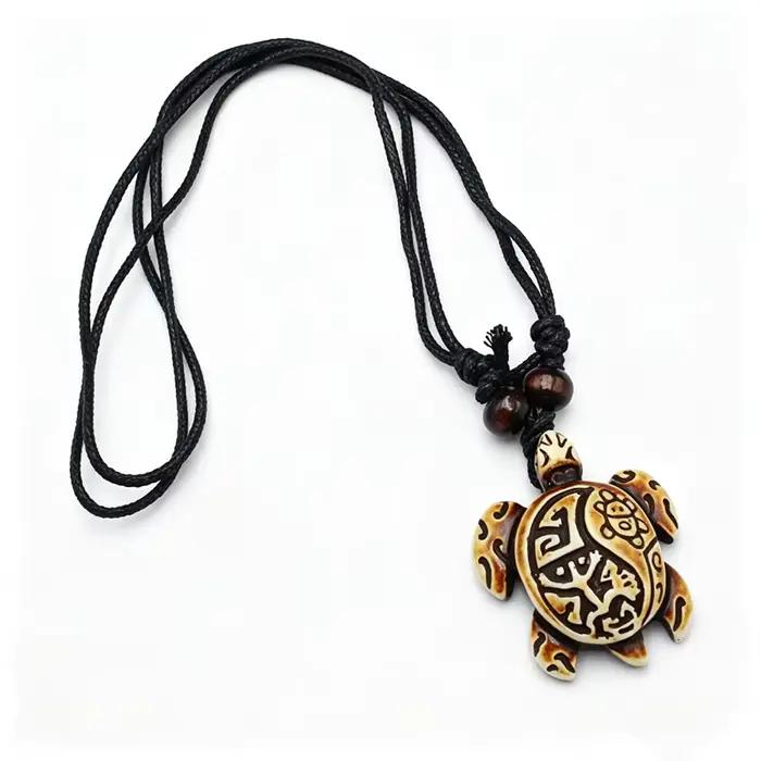 Collier pendentif tortue tribale - Tortue de mer hawaïenne en résine, 2 couleurs, cordon noir réglab