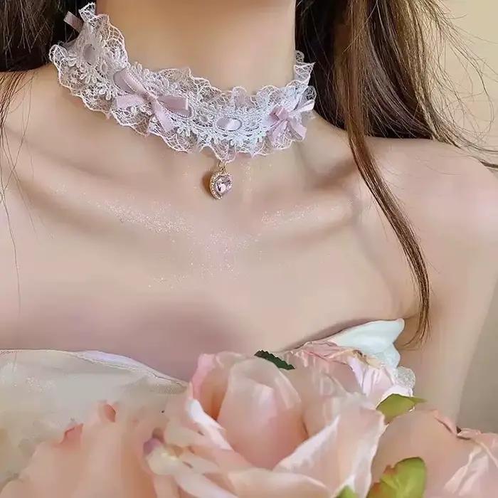 Collier ras du cou élégant en dentelle blanche avec nœud perlé, collier en dentelle tridimensionnel