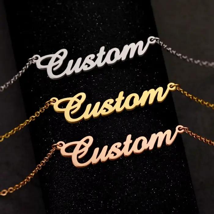 Collier personnalisé en acier inoxydable avec nom doré pour femmes et hommes, bijoux avec plaque signalétique personnalisée, pendentif lettre à la mode, cadeau