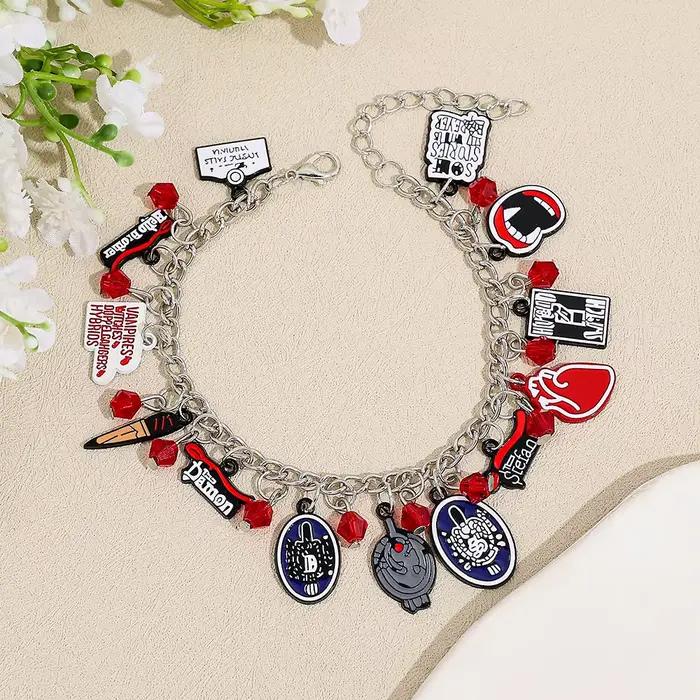 Bracelet à breloques The Vampire Diaries - Personnages Damon & Stefan, thème Mystic Falls, bijou fantaisie pour fans