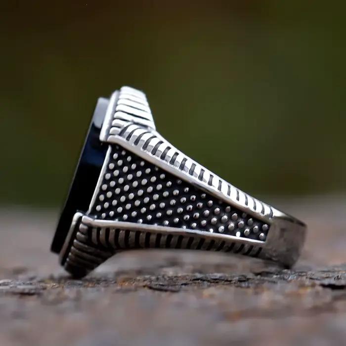 Bague rétro géométrique en pierre de Zircon noir pour hommes, nouvelle mode, pour fête d'anniversaire, mariage, Totem, bijoux de luxe