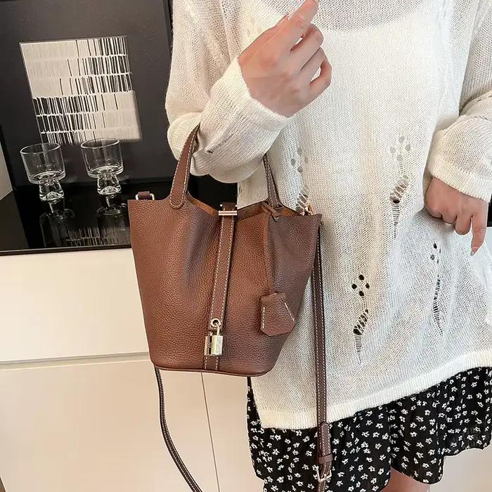 Sac à main en cuir véritable 2026 Nouveau modèle en cuir de vachette pleine fleur, sac panier pour femme, haute qualité, grande capacité, porté épaule ou croisé