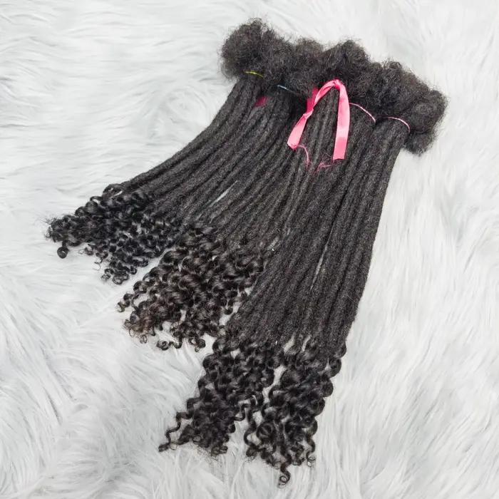 Extensions de dreadlock de cheveux humains naturels avec extrémités bouclées 8-12 pouces Extension de serrures de queue bouclée à la main pour femmes hommes 10 brins