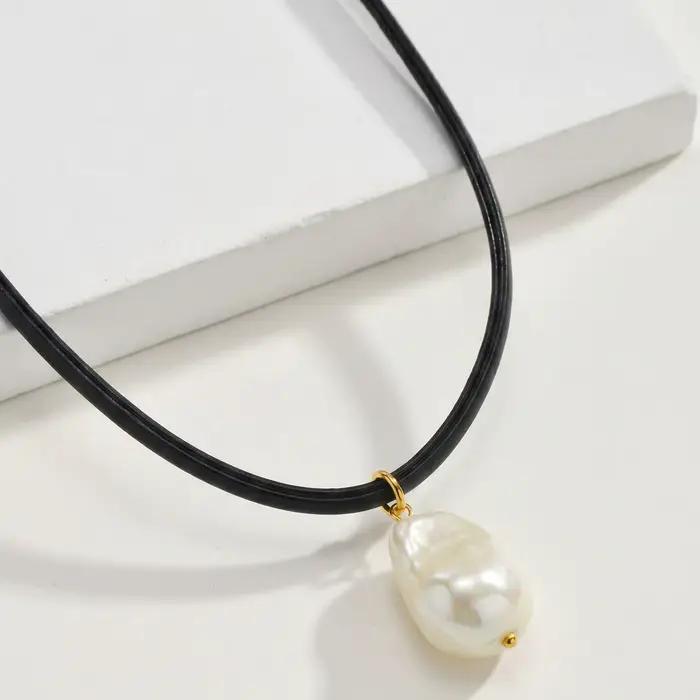 Collier ras du cou en cuir noir avec perles baroques, bande en cuir souple, perles d'eau douce irrégulières, réglable, bijou de cou vintage pour femme