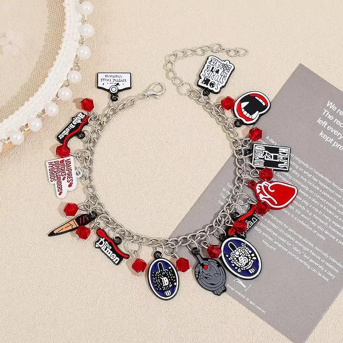 Bracelet à breloques The Vampire Diaries - Personnages Damon & Stefan, thème Mystic Falls, bijou fantaisie pour fans