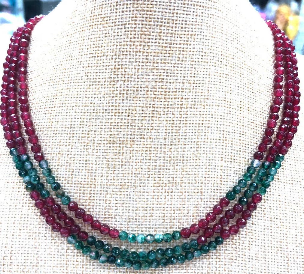 Nouveau collier de bijoux naturel 4mm rubis naturel + émeraude perles à facettes collier 3 brins 17-