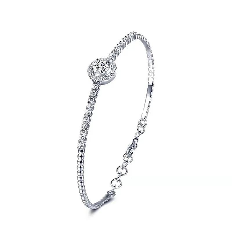 Bracelet ouvert moderne : argent S925 plaqué rhodium avec moissanite plein cercle 0,5CT. Bijoux pour